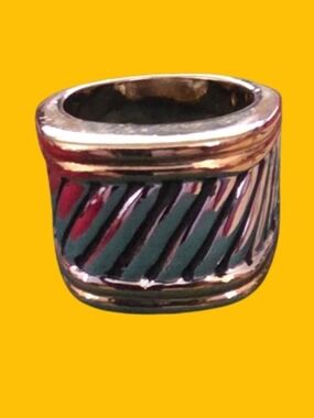 📣 Classic Y2K Two Tone Ribbed Cigar Chunky Ring Size 7 Designer Look 😍 Fashion